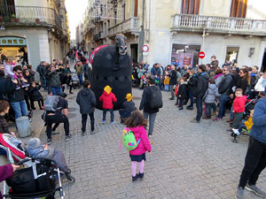 Nadal 2019 a Girona. Cercavila i Els Pastorets de la Mula Baba a la pla&ccedil;a del Pallol