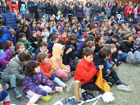 Nadal 2019 a Girona. Cercavila i Els Pastorets de la Mula Baba a la pla&ccedil;a del Pallol