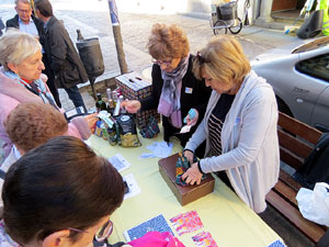 Nadal 2019 a Girona. Audici&oacute; de sardanes a la Rambla de la Llibertat amb la cobla Selvatana