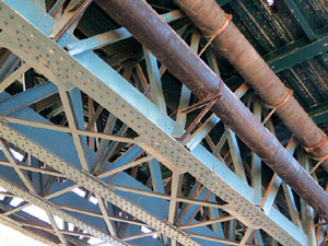 El pont de la Barca sobre el riu Ter constru&iuml;t el 1902