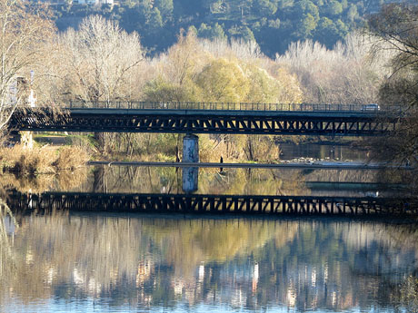 El pont de la Barca sobre el riu Ter constru&iuml;t el 1902