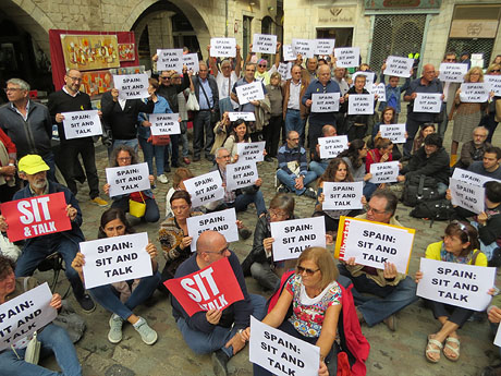 Seguda contra la sent&egrave;ncia i per l'autodeterminaci&oacute; a la pla&ccedil;a del Vi