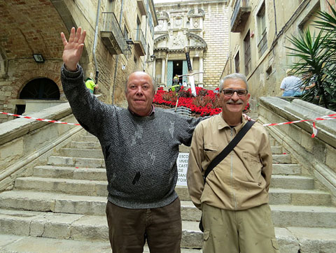 A l'edifici hi havia haguit el taller de Joan Ensesa ('Cromats Ensesa') i la fusteria d'Armand Llad&oacute;