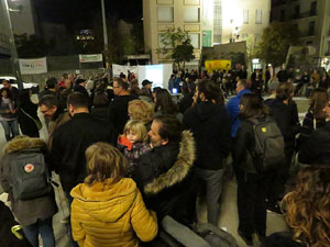 Acci&oacute; de Tsunami Democr&agrave;tic a la pla&ccedil;a de de l'U d'octubre de 2017 sota el lema 'Fem-los reflexionar'