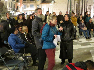 Acci&oacute; de Tsunami Democr&agrave;tic a la pla&ccedil;a de de l'U d'octubre de 2017 sota el lema 'Fem-los reflexionar'