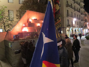 Acci&oacute; de Tsunami Democr&agrave;tic a la pla&ccedil;a de de l'U d'octubre de 2017 sota el lema 'Fem-los reflexionar'