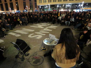 Acci&oacute; de Tsunami Democr&agrave;tic a la pla&ccedil;a de de l'U d'octubre de 2017 sota el lema 'Fem-los reflexionar'