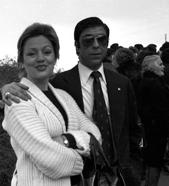 Concentraci&oacute; de gent a l'indret on suposadament varen tenir lloc les aparicions marianes. 1975