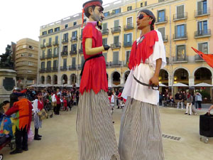 Carnestoltes 2020 a Girona. Disfresses i cercavila pels carrers del Barri Vell