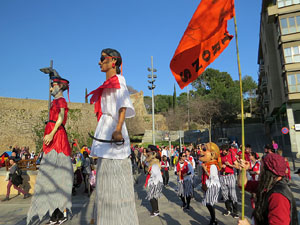 Carnestoltes 2020 a Girona. Disfresses i cercavila pels carrers del Barri Vell