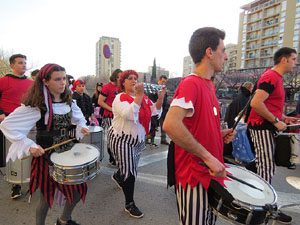 Carnestoltes 2020 a Girona. Disfresses i cercavila pels carrers del Barri Vell