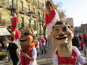 Carnestoltes 2020 a Girona. Disfresses i cercavila pels carrers del Barri Vell