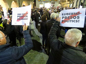Concentraci&oacute; a la pla&ccedil;a del Vi per la independ&egrave;ncia i la llibertat dels presos pol&iacute;tics