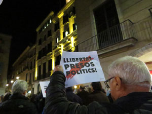 Concentraci&oacute; a la pla&ccedil;a del Vi per la independ&egrave;ncia i la llibertat dels presos pol&iacute;tics
