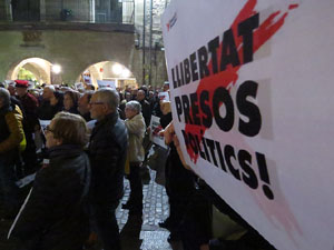 Concentraci&oacute; a la pla&ccedil;a del Vi per la independ&egrave;ncia i la llibertat dels presos pol&iacute;tics