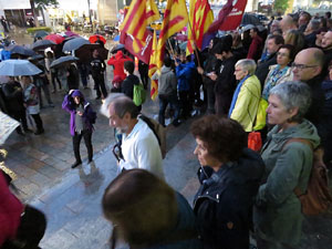 Concentraci&oacute; davant la seu de la Generalitat en defensa de les institucions catalanes