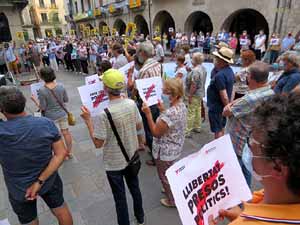 Concentraci&oacute; a la pla&ccedil;a del Vi per la independ&egrave;ncia i la llibertat dels presos pol&iacute;tics