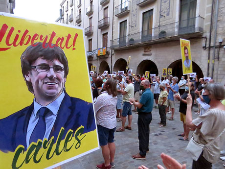 Concentraci&oacute; per la llibertat dels presos pol&iacute;tics a la pla&ccedil;a del Vi