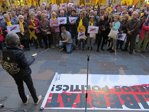 Concentraci&oacute; a la pla&ccedil;a del Vi per la independ&egrave;ncia i la llibertat dels presos pol&iacute;tics
