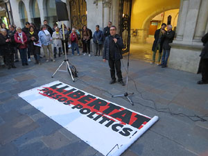 Concentraci&oacute; a la pla&ccedil;a del Vi per la independ&egrave;ncia i la llibertat dels presos pol&iacute;tics
