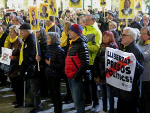 Concentraci&oacute; a la pla&ccedil;a del Vi per la independ&egrave;ncia i la llibertat dels presos pol&iacute;tics
