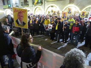 Concentraci&oacute; a la pla&ccedil;a del Vi per la independ&egrave;ncia i la llibertat dels presos pol&iacute;tics