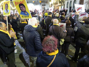 Concentraci&oacute; a la pla&ccedil;a del Vi per la independ&egrave;ncia i la llibertat dels presos pol&iacute;tics