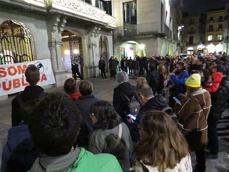 Concentraci&oacute; per la llibertat dels presos pol&iacute;tics a la pla&ccedil;a del Vi