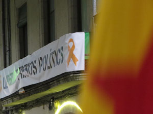 Concentraci&oacute; a la pla&ccedil;a del Vi per protestar contra la decisi&oacute; del jutge del Tribunal Suprem