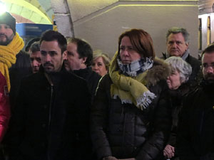 Concentraci&oacute; a la pla&ccedil;a del Vi per protestar contra la decisi&oacute; del jutge del Tribunal Suprem