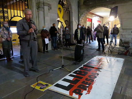 Concentraci&oacute; per la llibertat dels presos pol&iacute;tics a la pla&ccedil;a del Vi
