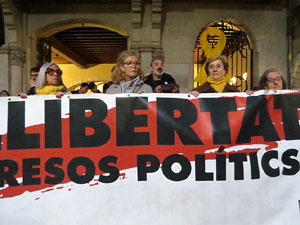 Concentraci&oacute; a la pla&ccedil;a del Vi per la independ&egrave;ncia i la llibertat dels presos pol&iacute;tics