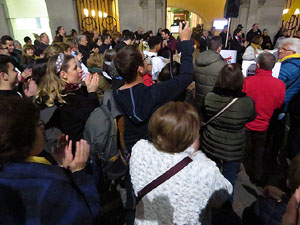 Concentraci&oacute; a la pla&ccedil;a del Vi per la independ&egrave;ncia i la llibertat dels presos pol&iacute;tics