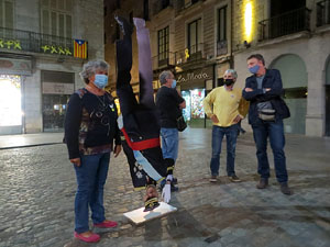 Crema popular de fotos del rei d'Espanya a la pla&ccedil;a del Vi sota el lema 'Ni rei ni corona'