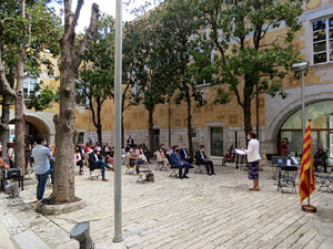 Diada Nacional 2020. Acte institucional al Pati de les Magn&ograve;lies, amb parlaments de Marta Madrenas, Miquel Noguer i Pere Vila