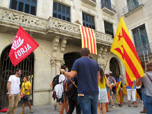Diada Nacional 2020. Concentraci&oacute; a la pla&ccedil;a del Vi, lectura del manifest i cant de Els Segadors