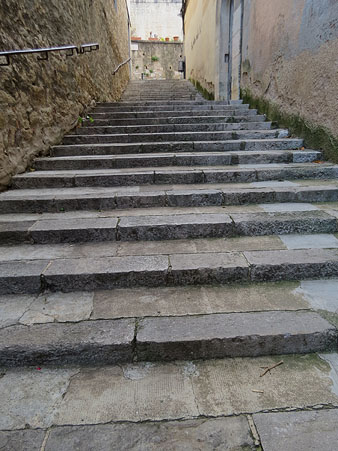 Les escales del carrer de la Llebre