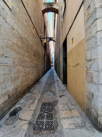 Primer tram del carrer de la Llebre, des del carrer dels Ciutadans