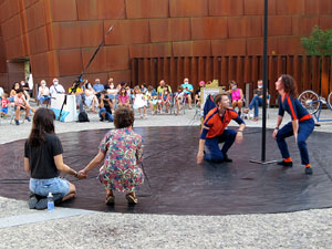 Festival Esc&egrave;Nit a la pla&ccedil;a del Pallol