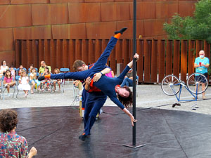 Festival Esc&egrave;Nit a la pla&ccedil;a del Pallol