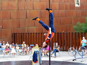 Festival Esc&egrave;Nit a la pla&ccedil;a del Pallol