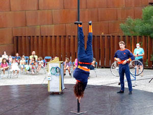 Festival Esc&egrave;Nit a la pla&ccedil;a del Pallol