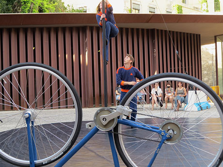 Festival Esc&egrave;Nit a la pla&ccedil;a del Pallol