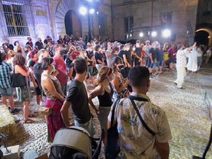 Festival Fitag 2020. Inauguraci&oacute; a les escales de la Catedral