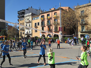 VIII Jornada de l'Esport Femen&iacute; 2020 a la pla&ccedil;a Salvador Espriu, la de Francesc Calvet i Rubalcaba, la pla&ccedil;a Catalunya i el riu Onyar
