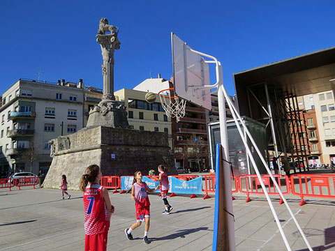 B&agrave;squet a la pla&ccedil;a Calvet i Rubalcaba