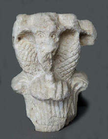 Capitell. Segle X. Pedra calc&agrave;ria