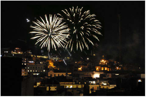 Els focs artificials des del terrat de l'Ajuntament