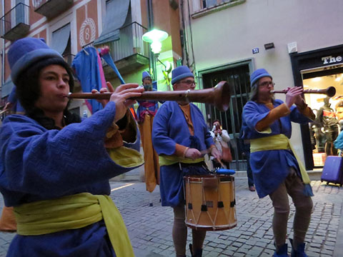 La m&uacute;sica dels xanquers al carrer de Santa Clara