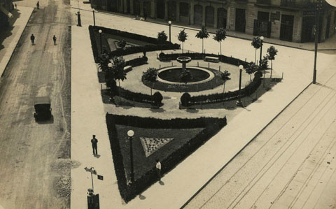 La pla&ccedil;a del Marqu&egrave;s de Camps des d'un punt elevat. 1925-1930